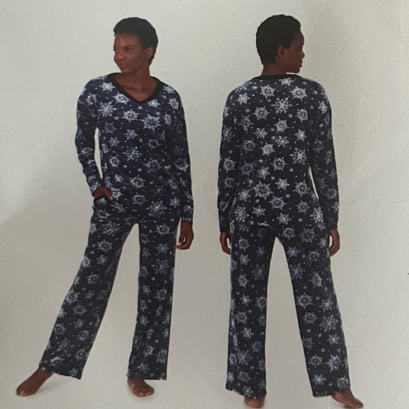 Nautica Cozy Silky Stretch Fleece 2 pc Long Sleeve Top and Pant Sleep Pajama Set - Picture 2 of 13